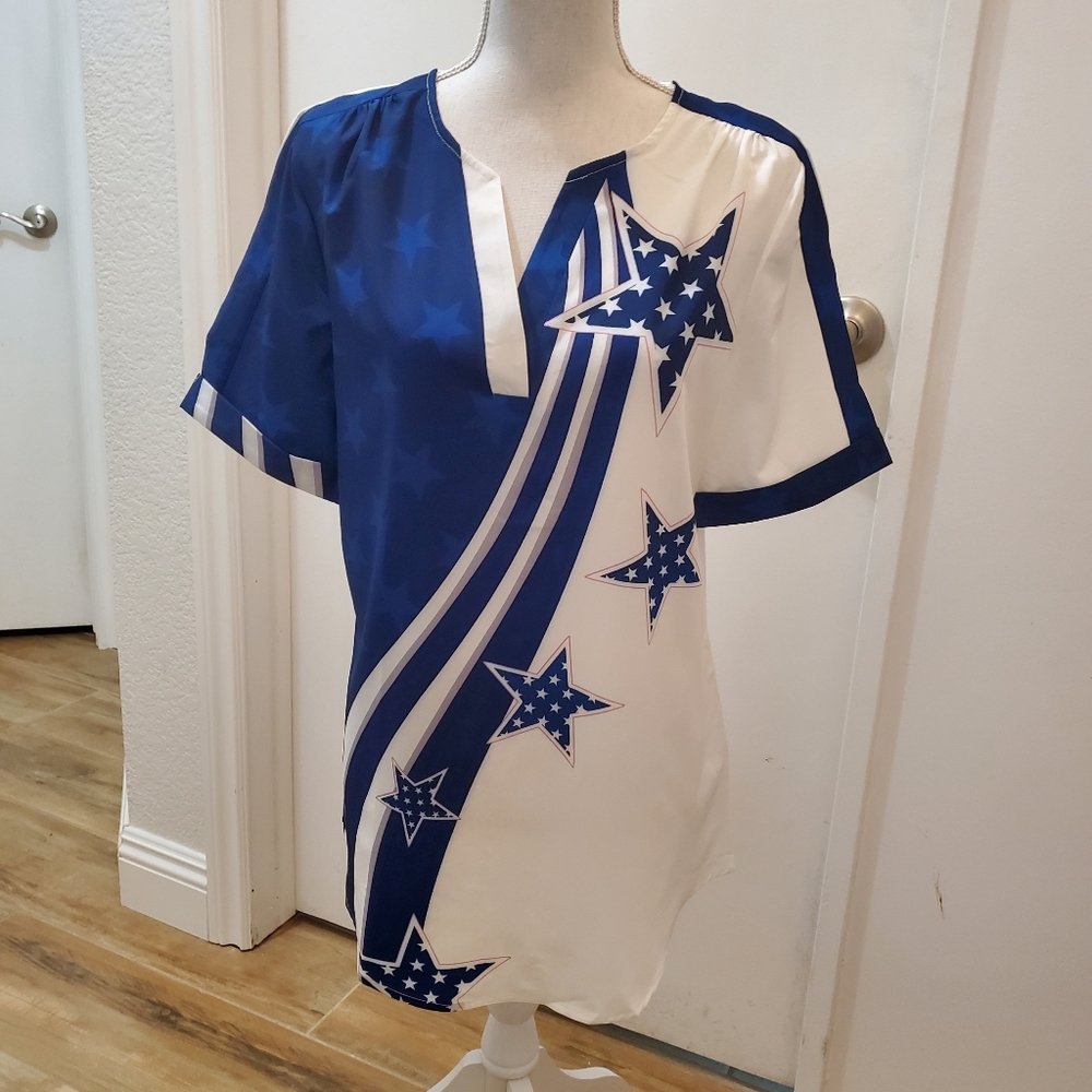 American Flag Print Split Neck Tunic. NWOT